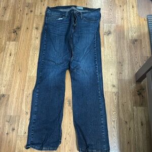 Men’s wrangler 36/34 relaxed boot cut